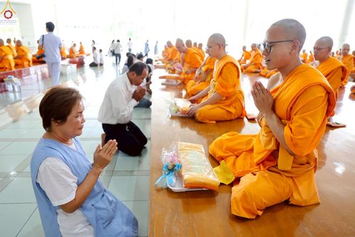 ภาพ No.247500:วันจันทร์ที่ 22 กันยายน พ.ศ. 2568 (วันพระ แรม 15 ค่ำ เดือน 10) พิธีบุพเปตพลี ครั้งที่ 170 ร่วมอุทิศบุญแด่หมู่ญาติที่ล่วงลับไปแล้ว และสืบทอดอายุพระพุทธศาสนา ณ หอฉันคุณยายอาจารย์ฯ วัดพระธรรมกาย