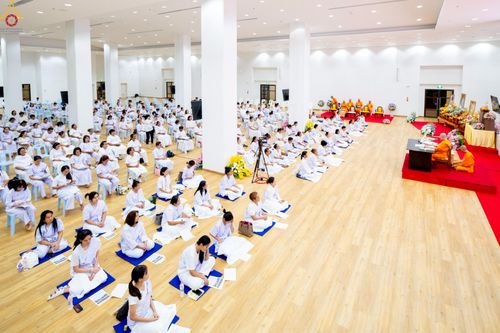 ภาพ No.242840:วันที่ 29-31 สิงหาคม พ.ศ. 2568 องค์กรภาคีเครือข่าย “บวร” (บ้าน-วัด-โรงเรียน-ราชการ) อ.คลองหลวง จัดบวชอุบาสิกาแก้ว ถวายพระราชกุศลแด่สมเด็จพระพันปีหลวง - กตัญญูบูชาแด่ผู้มีพระคุณ