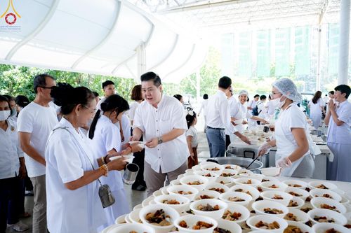 ภาพ No.159292:พิธีบูชาข้าวพระ ในวันอาทิตย์ต้นเดือน วันที่ 6 ตุลาคม พ.ศ. 2567 ณ สภาธรรมกายสากล วัดพระธรรมกาย