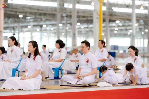 ภาพ No.240320:วันอาทิตย์ที่ 24 สิงหาคม พ.ศ. 2568 งานบุญวันอาทิตย์ พิธีจุดเทียนใจ ไฟนิรันด์ อนันตชัย ณ วัดพระธรรมกาย จ.ปทุมธานี