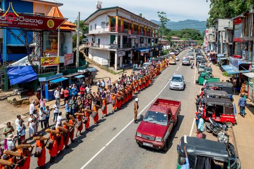 ภาพ No.226368:วันที่ 7-10 พฤษภาคม พ.ศ. 2568 โครงการเดินธรรมยาตรา สยาม-ลังกา ธรรมยาตรา ฉลองเทศกาลวิสาขบูชาแห่งชาติ ศรีลังกา บูชาธรรม 81 ปี หลวงพ่อธัมมชโย เมืองนูวราอิลิยา ประเทศศรีลังกา