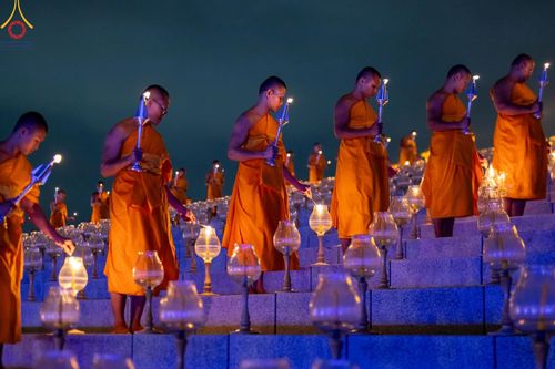 ภาพ No.160700:พิธีจุดประทีป 20,000 ดวง บูชาพระมหาธรรมกายเจดีย์ และบูชาพระมงคลเทพมุนี (สด จนฺทสโร) พระผู้ปราบมาร ณ ลานธรรม พระมหาธรรมกายเจดีย์ วัดพระธรรมกาย จ.ปทุมธานี วันที่ 10 ตุลาคม พ.ศ. 2567