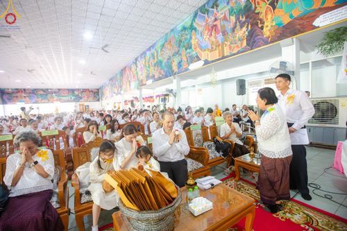 ภาพ No.162847:โครงการกฐินสามัคคีทั่วไทย 30,000 วัด บูชาธรรม 80 ปี หลวงพ่อธัมมชโย โดย คณะศิษยานุศิษย์วัดพระธรรมกาย ณ วัดโบสถ์บน จ.นนทบุรี วันที่ 19 ตุลาคม พ.ศ. 2567