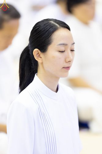 ภาพ No.143512:พิธีตักบาตร ข้าวสารอาหารแห้ง ณ บ้านแก้วเรือนทองคุณยายฯ และ พิธีบูชาข้าวพระ  ณ สภาธรรมกายสากล วัดพระธรรมกาย วันอาทิตย์ที่ 7 กรกฎาคม พ.ศ. 2567