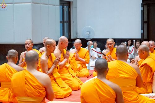 ภาพ No.229267:วันเสาร์ที่ 14 มิถุนายน พ.ศ. 2568 พิธีบรรพชา , พิธีถวายบาตร , พิธีอุปสมบท ในโครงการบรรพชาอุปสมบทหมู่ ผู้บริหารรุ่นที่ 15 และ อุดมศึกษา รุ่นที่ 52 ณ โบสถ์พระไตรปิฎก วัดพระธรรมกาย