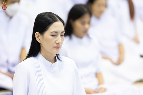 ภาพ No.139183:พิธีตักบาตร , พิธีบูชาข้าวพระ ณ ห้องแก้วสารพัด 1 สภาธรรมกายสากล วัดพระธรรมกาย วันอาทิตย์ต้นเดือนที่ 2 มิถุนายน พ.ศ. 2567