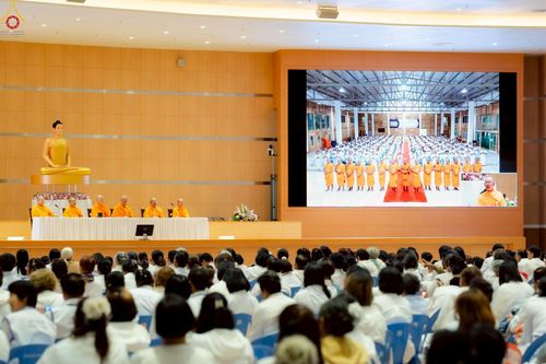 ภาพ No.242358:วันที่ ๒๙ - ๓๑ สิงหาคม พ.ศ. ๒๕๖๘ สัมมนารวมใจผู้นำบุญ บูชาธรรม ๘๑ ปี  หลวงพ่อธัมมชโย รุ่นที่ ๒ กฐินสามัคคีทั่วไทย ๓๐,๐๐๐ วัด โครงการอุปสมบทบูชาธรรมมหาปูชนียาจารย์  ๓,๐๐๐ รูป