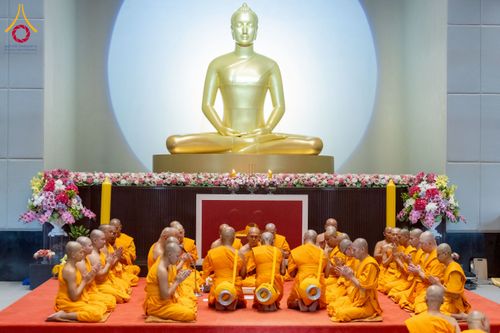 ภาพ No.244901:วันเสาร์ที่ 6 กันยายน พ.ศ. 2568 พิธีถวายบาตร บรรพชา อุปสมบทของนาคธรรมทายาท โครงการอุปสมบทหมู่บูชาธรรมครบรอบ 108 ปี  วันครูผู้ค้นพบวิชชาธรรมกาย ณ โบสถ์พระไตรปิฎก วัดพระธรรมกาย