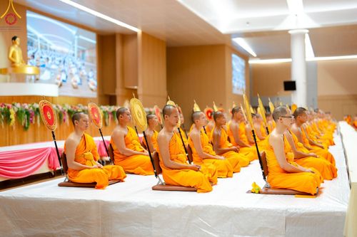 ภาพ No.153314:พิธีมุทิตาสักการะ พระภิกษุ-สามเณร ผู้สอบไล่ได้เปรียญธรรม ประโยค 1-2 ถึงประโยค ป.ธ.9 และบาลีศึกษา ประโยค1-2 ถึง บ.ศ.9 , พิธีมอบดวงแก้วสามเณรผู้ทรงบาลีไวยากรณ์ วัดพระธรรมกาย และ ศูนย์ส่งเสริมศีลธรรมในประเทศและต่างประเทศ วันอาทิตย์ที่ 8 กันยายน พ.ศ.2567