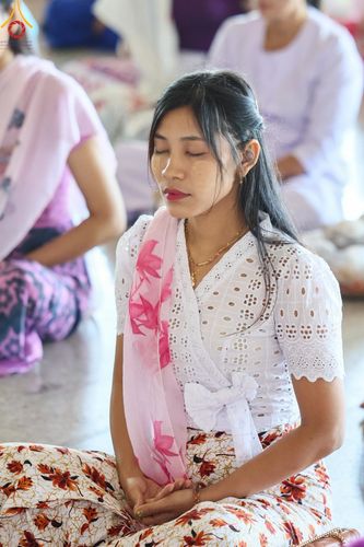 ภาพ No.177694:พิธีตักบาตรและพิธีบูชาข้าวพระ ในวันอาทิตย์ต้นเดือนที่ 1 ธันวาคม พ.ศ. 2567 ณ สภาธรรมกายสากล วัดพระธรรมกาย