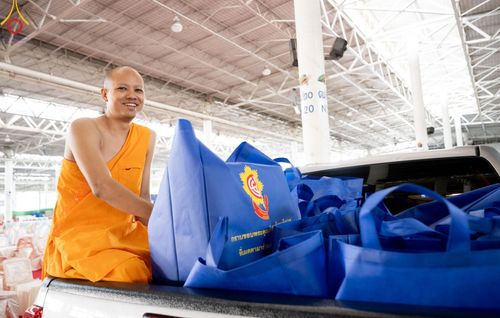 ภาพ No.59758:V.39 ทุ่มสุดใจ ธรรมชัย 80 ปี การเตรียมงาน การปฏิบัติงาน ของเจ้าหน้าที่หน่วยงานต่างๆ เพื่อพิธีฉลองอายุวัฒนมงคล 80 ปี หลวงพ่อธัมมชโย และรับถวายมหาสังฆทาน 10,000 กว่าวัดทั่วประเทศ ในวันคุ้มครองโลก จันทร์ที่ 22 เมษายน พ.ศ. 2567