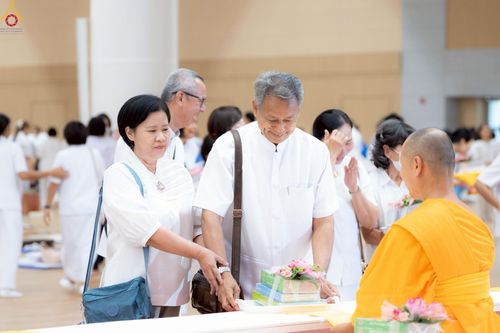 ภาพ No.225464:วันอาทิตย์ที่ 18 พฤษภาคม พ.ศ. 2568 พิธีร่วมบุญการศึกษา พระภิกษุ สามเณร ณ ห้องแก้วสารพัดนึก 2 วัดพระธรรมกาย