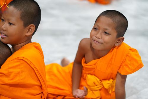 ภาพ No.61188:สามเณรออกบิณฑบาต และกิจกรรมอบรมสามเณร ในโครงการบรรพชาสามเณรฟื้นฟู พระพุทธศาสนาทั่วไทย ณ ศูนย์อบรมที่พักสงฆ์บ้านร่มเย็น จ.นราธิวาส วันที่ 2-15 เมษายน พ.ศ. 2567