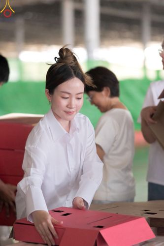 ภาพ No.210992:วันที่ 15 มีนาคม พ.ศ. 2568  บุญบรรจุกล่องไทยธรรม เพื่อถวายแด่พระสังฆาธิการ 40,000 กว่าวัดทั่วไทย ในวันคุ้มครองโลก 22 เมษายน พ.ศ. 2568