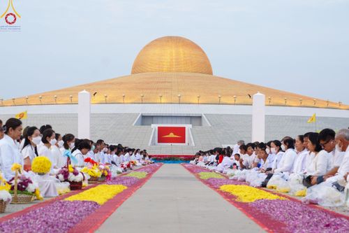 ภาพ No.120431:พิธีต้อนรับพระธรรมยาตรา ในโครงการธรรมยาตรา กตัญญูบูชา มหาปูชนียาจารย์ พระมงคลเทพมุนี(สด จนฺทสโร) พระผู้ปราบมาร อนุสรณ์สถาน 7 แห่ง ปีที่ 12 วันที่ 28 มกราคม พ.ศ. 2567 ณ วัดพระธรรมกาย จ.ปทุมธานี (ชุดที่ 2)