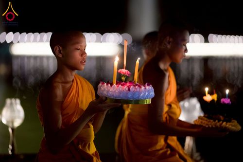 ภาพ No.266415:วันพุธที่ 5 พฤศจิกายน พ.ศ. 2568 (วันพระ ขึ้น 15 ค่ำ เดือน 12) พิธีลอยกระทงธรรม  ณ สระมหาเศรษฐีทะเลบุญ มหาวิหารพระมงคลเทพมุนี วัดพระธรรมกาย จ.ปทุมธานี