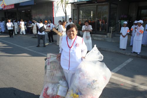 ภาพ No.282493:วันที่ 19 -20 ธันวาคม พ.ศ.2568 เบื้องหลังความสำเร็จ ของการจัดงานตักบาตร พระ 10,000 รูป Skywalk กาญจนบุรี