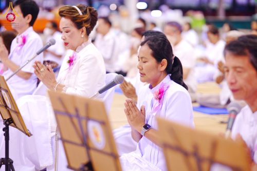 ภาพ No.303533:วันที่ 27 มกราคม พ.ศ. 2569 พิธีถวายภัตตาหารเป็นสังฆทาน แด่พระธรรมยาตรา ณ วัดพระธรรมกาย  จังหวัดปทุมธานี ในโครงการธรรมยาตรา กตัญญูบูชา มหาปูชนียาจารย์ พระมงคลเทพมุนี(สด จนฺทสโร) พระผู้ปราบมาร อนุสรณ์สถาน 7 แห่ง ปีที่ 14