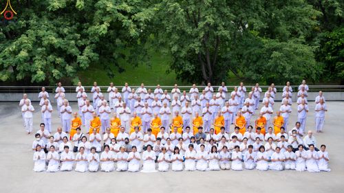 ภาพ No.83597:พิธีตัดปอยผมและปลงผม ในโครงการบรรพชาอุปสมบทหมู่ ธรรมทายาทรุ่นเข้าพรรษา ณ วัดพระธรรมกาย วันอาทิตย์ที่ 16 กรกฎาคม พ.ศ.2566