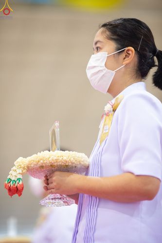 ภาพ No.78984:พิธีวางแผ่นจารึกชื่อ และพิธีวางพวงมาลัยสักการะพระบรมพุทธเจ้า ณ สภาธรรมกายสากล วัดพระธรรมกาย วันที่ 2 เมษายน พ.ศ. 2566