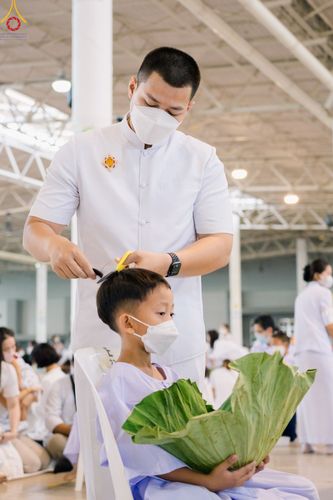 ภาพ No.78719:พิธีปลงผมนาคธรรมทายาท โครงการอบรมยุวธรรมทายาท มัชฌิมธรรมทายาท และธรรมทายาทรุ่นอุดมศึกษา ณ สภาธรรมกายสากล วัดพระธรรมกาย วันเสาร์ที่ 1 เมษายน พ.ศ. 2566