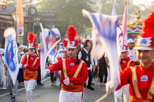 ภาพ No.81964:พิธีจุดวิสาขประทีป 22,000 ดวงและโคมลอย 3,000 ดวง ( Festival  lampion Vesak Indonesia) ณ มหาเจดียบรมพุทโธ อินโดนีเซีย  วันอาทิตย์ที่ 4 มิ.ย. พ.ศ.2566