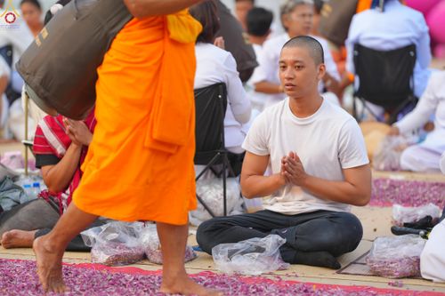 ภาพ No.299621:วันที่ 18 มกราคม พ.ศ. 2569 พิธีต้อนรับพระธรรมยาตรา (ภาพชุดที่ 2) ณ อนุสรณ์สถานลำดับที่ 5  สถานที่เผยแผ่วิชชาธรรมกายครั้งแรก อนุสรณ์สถานบางปลา วัดบางปลา อำเภอบางเลน จังหวัดนครปฐม ในโครงการธรรมยาตรา กตัญญูบูชา มหาปูชนียาจารย์ พระมงคลเทพมุนี(สด จนฺทสโร) พระ