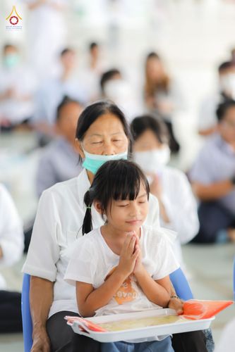 ภาพ No.90577:พิธีบุพเปตพลี  ครั้งที่ 141 ร่วมอุทิศบุญแด่หมู่ญาติที่ล่วงลับไปแล้ว และสืบทอดอายุพระพุทธศาสนา วันพฤหัสบดีที่ 14 ตุลาคม พ.ศ.2566 วันพระแรม 15 ค่ำ เดือน 10 ณ หอฉันคุณยายอาจารย์ฯ วัดพระธรรมกาย