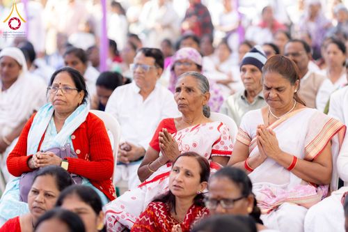 ภาพ No.283742:วันที่ 6-7 ธันวาคม พ.ศ. 2568  พิธีรับมอบหนังสือแสดงเจตจำนงถวายสิทธิครอบครองและใช้ประโยชน์วัดสันติวัน เมืองนาคปูร์  พิธีจุดโคมประทีปถวายเป็นพุทธบูชา และอุทิศบุญกุศลแด่ ดร.บี.อาร์. อัมเบดการ์  พิธีบูชาข้าวพระถ่ายทอดสดจากประเทศไทย