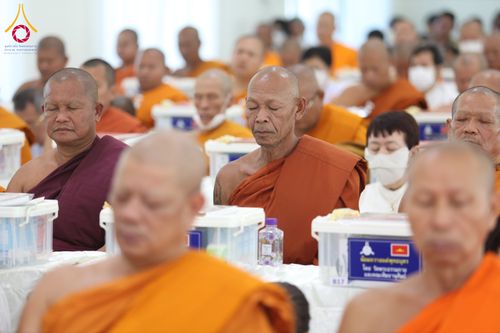 ภาพ No.290324:วันอังคารที่ 6 มกราคม พ.ศ. 2569 พิธีเจริญพุทธมนต์ ปฏิบัติธรรม มอบทุนการศึกษา ถวายสังฆทาน 142 วัด ณ ศูนย์ปฏิบัติธรรมพระมงคลเทพมุนี อ.สองพี่น้อง จ.สุพรรณบุรี