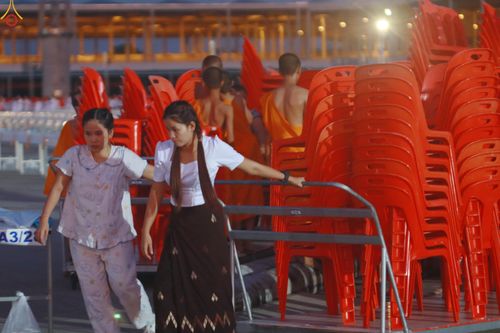 ภาพ No.322050:วันที่ 12 -13 เมษายน พ.ศ.2569 การเตรียมกล่องไทยธรรม + การขนย้ายเก้าอี้ เพื่องานถวายมหาสังฆทาน 40,000 กว่าวัดทั่วประเทศ วันคุ้มครองโลก 22 เมษายน พ.ศ.2569 วัดพระธรรมกาย