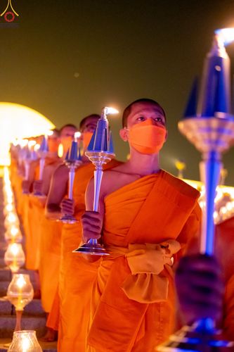 ภาพ No.90271:พิธีจุดประทีป 20,000 ดวง บูชาพระมหาธรรมกายเจดีย์ และบูชาพระมงคลเทพมุนี(สด จนฺทสโร) พระผู้ปราบมาร วันอังคารที่ 10 ตุลาคม พ.ศ. 2566 ณ ลานธรรมพระมหาธรรมกายเจดีย์ วัดพระธรรมกาย จ.ปทุมธานี