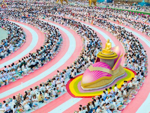 ภาพ No.302494:วันที่ 24 มกราคม พ.ศ. 2569 พิธีตักบาตรพระธรรมยาตรา ณ อนุสรณ์สถานลำดับที่ 5 สถานที่เผยแผ่วิชชาธรรมกายครั้งแรก อนุสรณ์สถานบางปลา วัดบางปลา อำเภอบางเลน จังหวัดนครปฐม ในโครงการธรรมยาตรา กตัญญูบูชา มหาปูชนียาจารย์ พระมงคลเทพมุนี(สด จนฺทสโร) พระผู้ปราบมาร อนุส