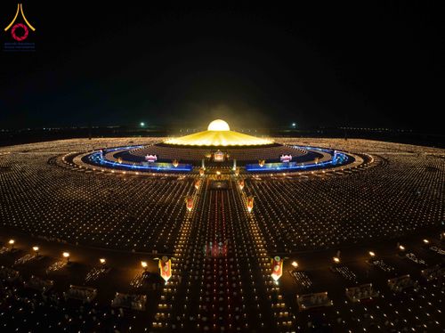 ภาพ No.312430:วันอังคารที่ 3 มีนาคม พ.ศ.2569 พิธีเวียนประทักษิณและจุดมาฆประทีป (ภาพชุดที่ 2) ณ ลานธรรมพระมหาธรรมกายเจดีย์ วัดพระธรรมกาย