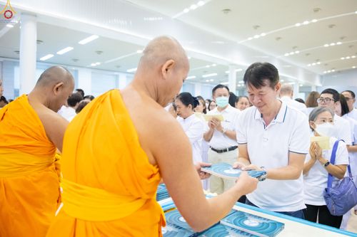 ภาพ No.281125:วันที่ 21 ธันวาคม พ.ศ.2568 พิธีมุทิตาหลวงพ่อทัตตชีโว ณ ห้องแก้วสารพัดนึก วัดพระธรรมกาย