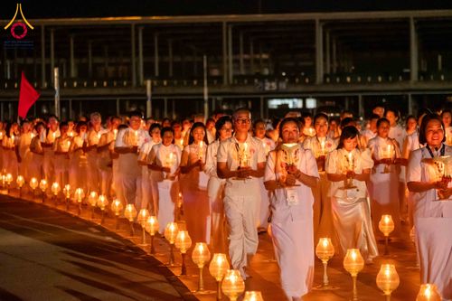 ภาพ No.312273:วันอังคารที่ 3 มีนาคม พ.ศ.2569 พิธีเวียนประทักษิณและจุดมาฆประทีป (ภาพชุดที่ 2) ณ ลานธรรมพระมหาธรรมกายเจดีย์ วัดพระธรรมกาย