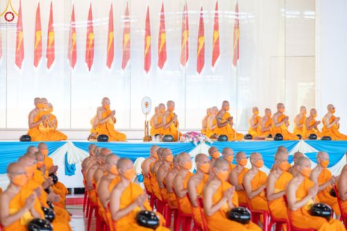 ภาพ No.81450:พิธีตักบาตร ข้าวสารอาหารแห้ง และพิธีบูชาข้าวพระ ณ สภาธรรมกายสากล วัดพระธรรมกาย วันเสาร์ที่ 3 มิถุนายน 2566
