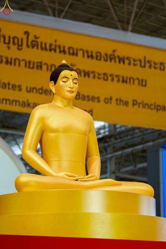 ภาพ No.83611:พิธีวางแผ่นจารึกชื่อและพิธีวางพวงมาลัยสักการะพระประธาน วันอาทิตย์ที่ 16 กรกฎาคม พ.ศ. 2566 ณ รัตนบัลลังก์ สภาธรรมกายสากล วัดพระธรรมกาย