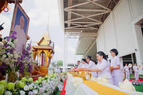 ภาพ No.316561:วันอาทิตย์ที่ 29 มีนาคม พ.ศ. 2569 พิธีทอดผ้าบังสุกุลและพิธีชำระร่าง โยมพ่อณรงค์ จินตมากุล  สิริอายุ 99 ปี 11 เดือน โยมบิดา พระครูปลัดรัตนวีรวัฒน์ (รังสฤษดิ์ อิทฺธิจินตโก) ที่ปรึกษาเจ้าคณะจังหวัดปทุมธานี เจ้าอาวาสวัดพระธรรมกาย  ณ ฌาปนสถานชั่วคราว ทางเข้า 