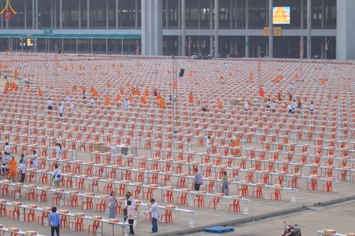 ภาพ No.323170:วันที่ 19 เมษายน พ.ศ.2569 การเรียงกล่องไทยธรรม , เตรียมงานจราจร เพื่องานถวายมหาสังฆทาน 40,000 กว่าวัดทั่วประเทศ วันคุ้มครองโลก 22 เมษายน พ.ศ.2569 วัดพระธรรมกาย