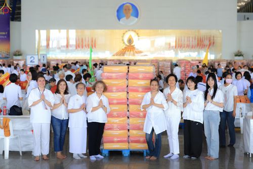 ภาพ No.322194:วันที่ 14 เมษายน พ.ศ.2569 การเตรียมกล่องไทยธรรม วันสุดท้าย เพื่องานถวายมหาสังฆทาน 40,000 กว่าวัดทั่วประเทศ วันคุ้มครองโลก 22 เมษายน พ.ศ.2569 วัดพระธรรมกาย