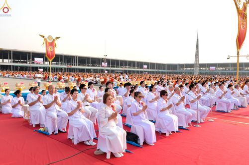 ภาพ No.325027:วันที่ 22 เมษายน พ.ศ.2569 (วันคุ้มครองโลก) พิธีถวายมหาสังฆทาน 40,000 กว่าวัดทั่วประเทศ (ชุดที่ 2) ณ ลานธรรม พระมหาธรรมกายเจดีย์ วัดพระธรรมกาย
