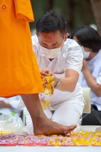 ภาพ No.69065:พิธีต้อนรับพระธรรมยาตรา ในโครงการธรรมยาตรากตัญญูบูชา มหาปูชนียาจารย์ พระมงคลเทพมุนี(สด จนฺทสโร) พระผู้ปราบมาร อนุสรณ์สถาน 7 แห่ง ปีที่ 11 วันที่ 3 มกราคม พ.ศ. 2566 ณ อนุสรณ์สถานมหาวิหารพระมงคลเทพมุนี จ.สุพรรณบุรี