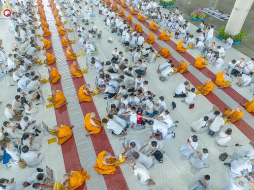 ภาพ No.87857:พิธีบรรพชาอุปสมบท ในโครงการอุปสมบทหมู่บูชาธรรม วันครูผู้ค้นพบวิชชาธรรมกาย ณ วัดพระธรรมกาย ในวันเสาร์ที่ 16 กันยายน พ.ศ.2566