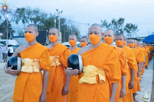 ภาพ No.70128:พิธีถวายภัตตาหารเป็นสังฆทาน แด่คณะพระธรรมยาตราฯ ในโครงการธรรมยาตราฯ ปีที่ 11 ณ อนุสรณ์สถานคลองบางนางแท่น อ.สามพราน จ.นครปฐม วันที่ 11 มกราคม พ.ศ. 2566