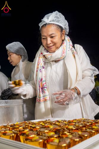 ภาพ No.293421:วันที่ 13 มกราคม พ.ศ. 2569 พิธีถวายภัตตาหารเป็นสังฆทาน แด่พระธรรมยาตรา ณ อนุสรณ์สถานมหาวิหารพระมงคลเทพมุนี (โลตัสแลนด์) อ.สองพี่น้อง จ.สุพรรณบุรี ในโครงการธรรมยาตรา กตัญญูบูชา มหาปูชนียาจารย์ พระมงคลเทพมุนี(สด จนฺทสโร) พระผู้ปราบมาร อนุสรณ์สถาน 7 แห่ง ปี