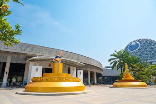 ภาพ No.79418:พิธีบุพเปตพลี ครั้งที่ 133 เพื่ออุทิศบุญกุศลแด่บรรพบุรุษผู้ล่วงลับ วันที่ 5 เมษายน พ.ศ. 2566 ณ วัดพระธรรมกาย