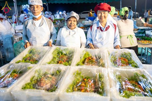 ภาพ No.300133:วันที่ 22 มกราคม พ.ศ. 2569 พิธีถวายภัตตาหารเป็นสังฆทาน แด่พระธรรมยาตรา ณ อนุสรณ์สถานบางปลา วัดบางปลา อำเภอบางเลน จังหวัดนครปฐม ในโครงการธรรมยาตรา กตัญญูบูชา มหาปูชนียาจารย์ พระมงคลเทพมุนี(สด จนฺทสโร) พระผู้ปราบมาร อนุสรณ์สถาน 7 แห่ง ปีที่ 14