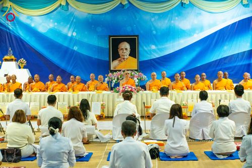 ภาพ No.288066:วันที่ 4 มกราคม พ.ศ. 2569 พิธีถวายภัตตาหารเป็นสังฆทาน แด่พระธรรมยาตรา ในโครงการธรรมยาตรา กตัญญูบูชา มหาปูชนียาจารย์ พระมงคลเทพมุนี(สด จนฺทสโร) พระผู้ปราบมาร อนุสรณ์สถาน 7 แห่ง ปีที่ 14 ณ อนุสรณ์สถานมหาวิหารพระมงคลเทพมุนี (โลตัสแลนด์) อ.สองพี่น้อง จ.สุพรร