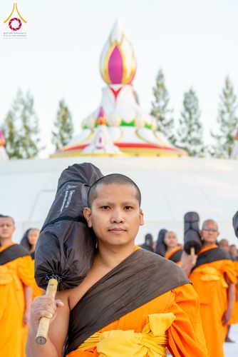 ภาพ No.290643:วันที่ 8 มกราคม พ.ศ. 2569 พระธรรมยาตราปฏิบัติธรรม และถ่ายภาพหมู่ประวัติศาสตร์ ในโครงการธรรมยาตรา กตัญญูบูชามหาปูชนียาจารย์ พระมงคลเทพมุนี(สด จนฺทสโร) พระผู้ปราบมาร อนุสรณ์สถาน 7 แห่ง ปีที่ 14 ณ อนุสรณ์สถานคลองบางนางแท่น อ.สามพราน จ.นครปฐม